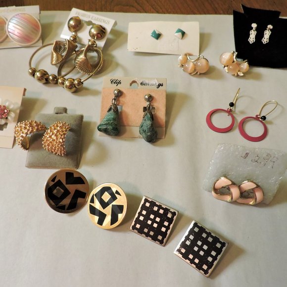 JEWELRY BUNDLE ... Over 15 pairs of pierced earrings ... Everything shown E17 - Picture 1 of 4
